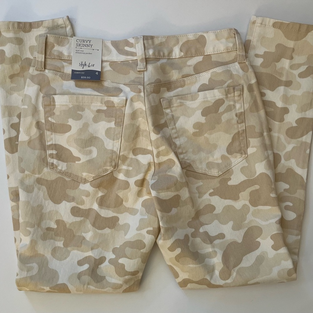 Style & Co. Curvy Skinny Camo Jeans. Size 4. New with tags.